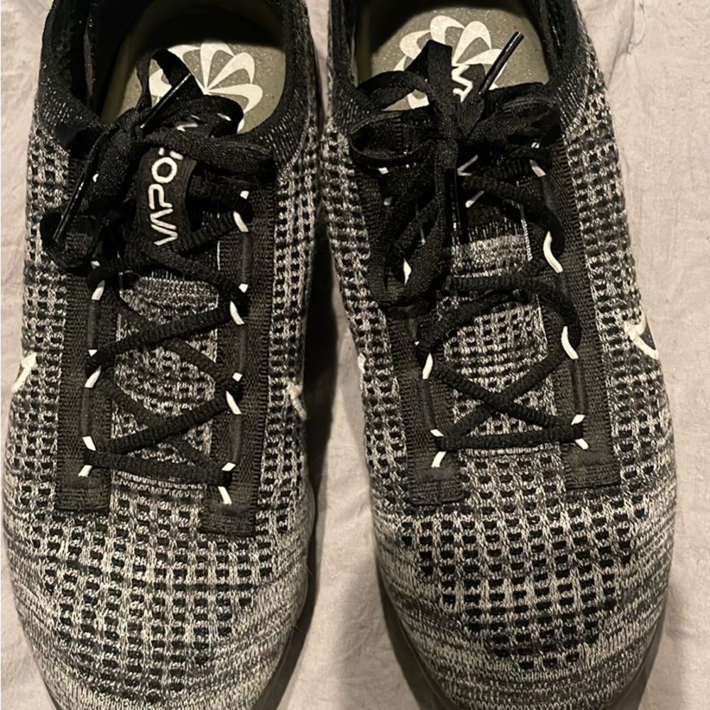 Nike Women’s Black and Gray Knit Lace-Up Athletic Shoes